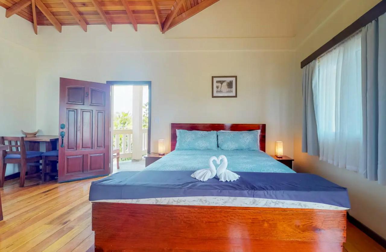 Sandy Feet Beach Resort Placencia Ngoại thất bức ảnh